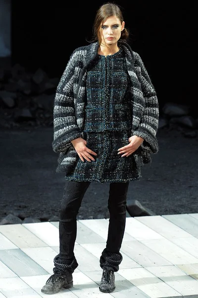 Look 32